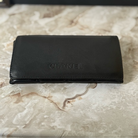CHANEL SUNGLASS CASE! - Picture 1 of 5